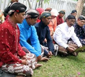 Forum Seniman Yogya: Esuk Tempe Sore Dele