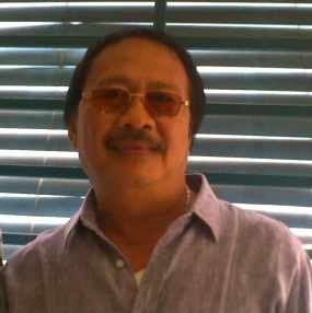 Daniel Roekito Targetkan Persib Jadi Juara LSI 2010/2011