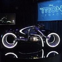 Motor Tron Versi Jalanan