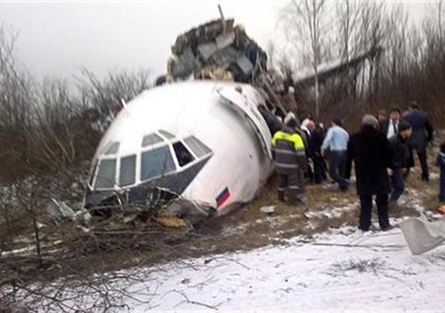 Pesawat Rusia Tergelincir, 2 Orang Tewas 