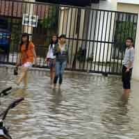 Pemprov Jatim Siapkan Dana Rp 125 M untuk Atasi Banjir Surabaya