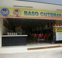 Bakso Cutbray Mejeng di Tengah Deretan FO