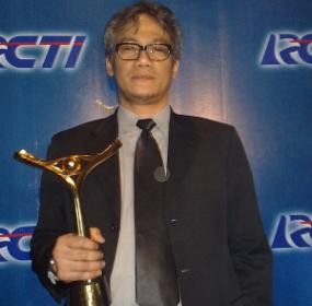 Tio Pakusadewo Berharap Piala FFI Terbuat dari Emas