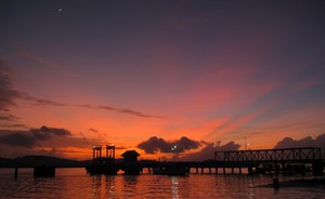 Mengejar Matahari di Sape, Sumbawa Timur