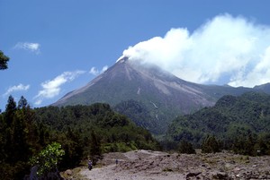 Melihat Merapi dari Kaliadem