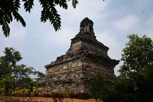Pesona Candi Arimbi