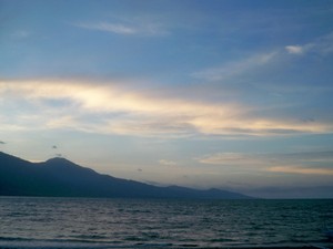 Pantai Talise, Pisang Goreng dan Saraba