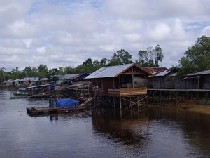 Bandara dan Pelabuhan Sungai di Senggo