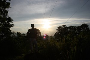 Menapaki Senja Di Wisata Alam Bukit Tangkiling