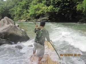 Bambu Rafting 2 Jam Bermain dengan Arus Sungai Amandit