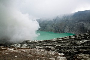 Momen Indah di Kawah Ijen