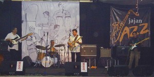 Jajan Jazz, Asyik!