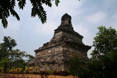 Dari Candi ke Candi