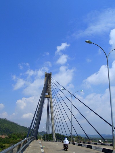 Kota Batam Dari Siang Hingga Malam