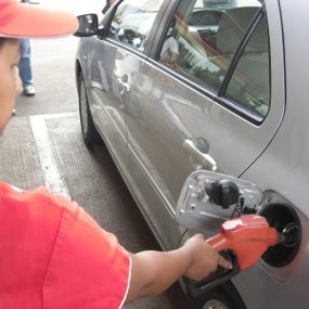 Larang Saja Semua Mobil Plat Hitam, Biar Gampang