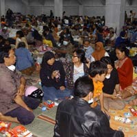 PMI Bantu Pasok Air Bersih bagi Pengungsi Letusan Merapi