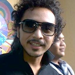  Giring Nidji Deg-degan Pakai Kaos Sang Pencerah di FFI 2010