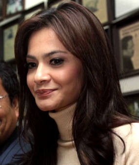 Cut Tari & Ariel Kemungkinan Tonton Bareng Video Porno di Sidang
