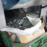 Menyulap Sampah Elektronik Menjadi Barang Berharga