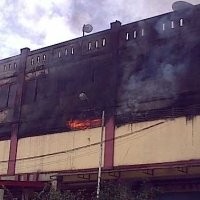 Puslabfor Ambil Abu dan Alat Listrik di Pasar Andir