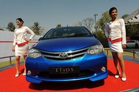 Khawatir Yaris Tergusur, Toyota Enggan Bawa Etios