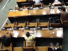 Cuma Mampu Selesaikan 14 UU, DPR Minta Dimaklumi