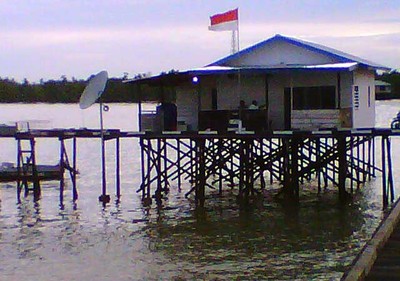 Melihat Pos TNI AL di Sei Nyamuk