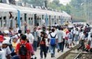KRL Tidak Manusiawi Menteri Perhubungan Harus Bertindak Tegas 