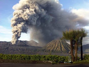 Aktivitas Bromo Belum Berhenti, Abu Vulkanik Setinggi 1 Km