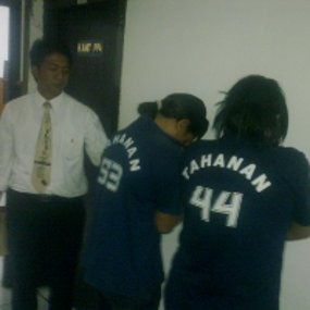 Kesal Dibayar Rp 10 Ribu, Dua Waria Rampas Dompet Konsumen