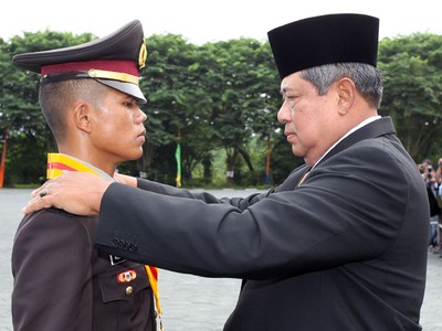 SBY Lantik Perwira Remaja Polri 2010