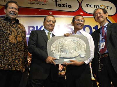 Dahlan Iskan Raih Marketer of The Year Indonesia