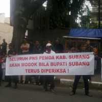 Massa Bandingkan Eep dengan Gayus