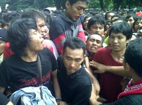 Saling Dorong Demi Tiket Semifinal AFF Indonesia Vs Filipina