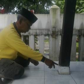 Keluarga Inggit Prihatin Melihat Kondisi Bangunan Makam