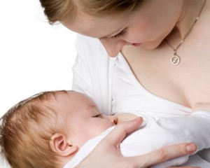 Nyaman Berpergian dengan Bayi Yang Masih Menyusu