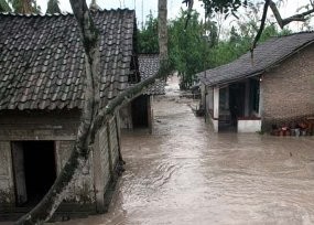 Kali Pabelan Banjir Lahar Dingin, Puluhan Warga Mengungsi
