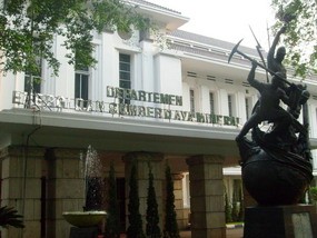 Pemerintah Janji UU Energi Terbarukan Rampung Tahun Depan