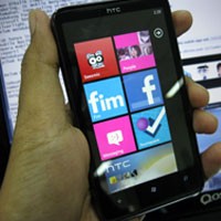 Beli Windows Phone 7, Gratis Game Xbox 360 