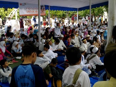 Anak Yatim Panjatkan Doa Untuk Timnas
