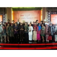 Tiga Bidan Peraih Srikandi Award 2010