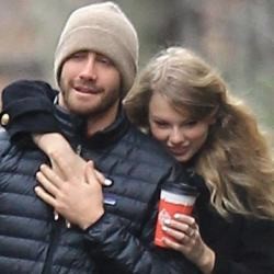 Ultah, Taylor Swift Dihadiahi Gelang Rp 904 Juta