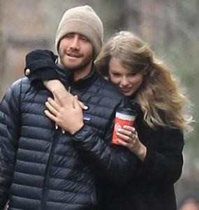 Ultah, Taylor Swift Dihadiahi Gelang Rp 904 Juta