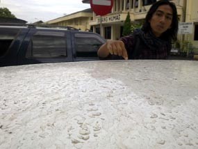 Ketebalan Abu Bromo di Pasuruan Capai 0,5 Cm