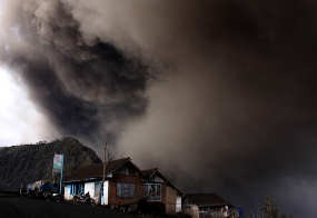 Warga Sekitar Bromo Kembali Bisa Nikmati Listrik