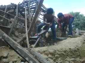 Rumah dan Kandang Sapi di Sumenep Tertimbun Longsor 