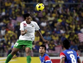 Jelang Leg ke-2, Riedl Harus Bentengi Timnas dari Politisi