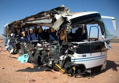 Bus Turis Tabrak Truk, 8 Orang Tewas