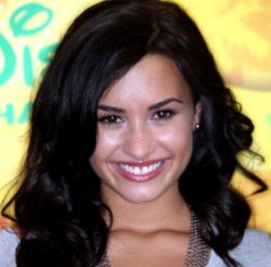 Video Seks Demi Lovato Ditawar Rp 900 juta