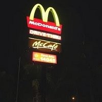 Dua Pesta di McD Hayam Wuruk pada Jam Bersamaan 
